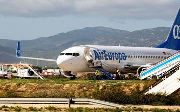 Foto: Un avión de Air Europa, en tierra. (EFE)