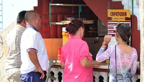 http://media.cubadebate.cu/wp-content/uploads/2018/07/trabajadores-por-cuenta-propia-yaguajay-580x330-580x330.jpg