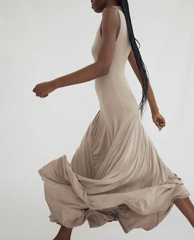 Fichajes para el Black Friday 2024: vestido de Sfera.