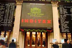 Figura 8. Inditex se blinda ante los competidores con el éxito de su salida a bolsa el 23 de mayo de 2001