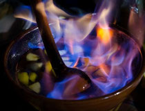 Aguardiente en una queimada